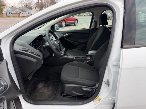Used 2016 Ford Focus SE image 9