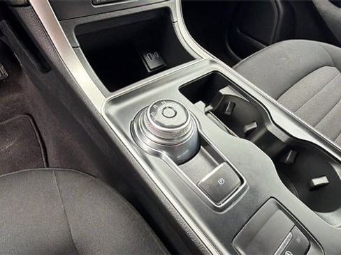 Used 2022 Ford Edge SE w/ Black Appearance Package image 24