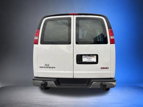 Used 2025 GMC Savana 2500 w/ Driver Convenience Package RWD image 4