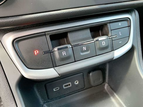 Certified 2024 GMC Terrain SLE w/ Driver Convenience Package AWD/4WD image 15