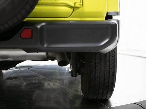 Used 2024 Jeep Wrangler Sahara image 34
