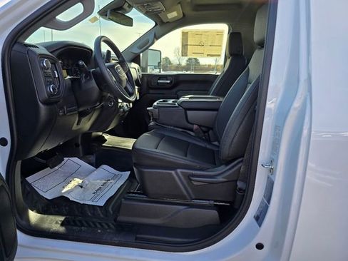 New 2025 GMC Sierra 3500 Pro w/ Convenience Package image 9