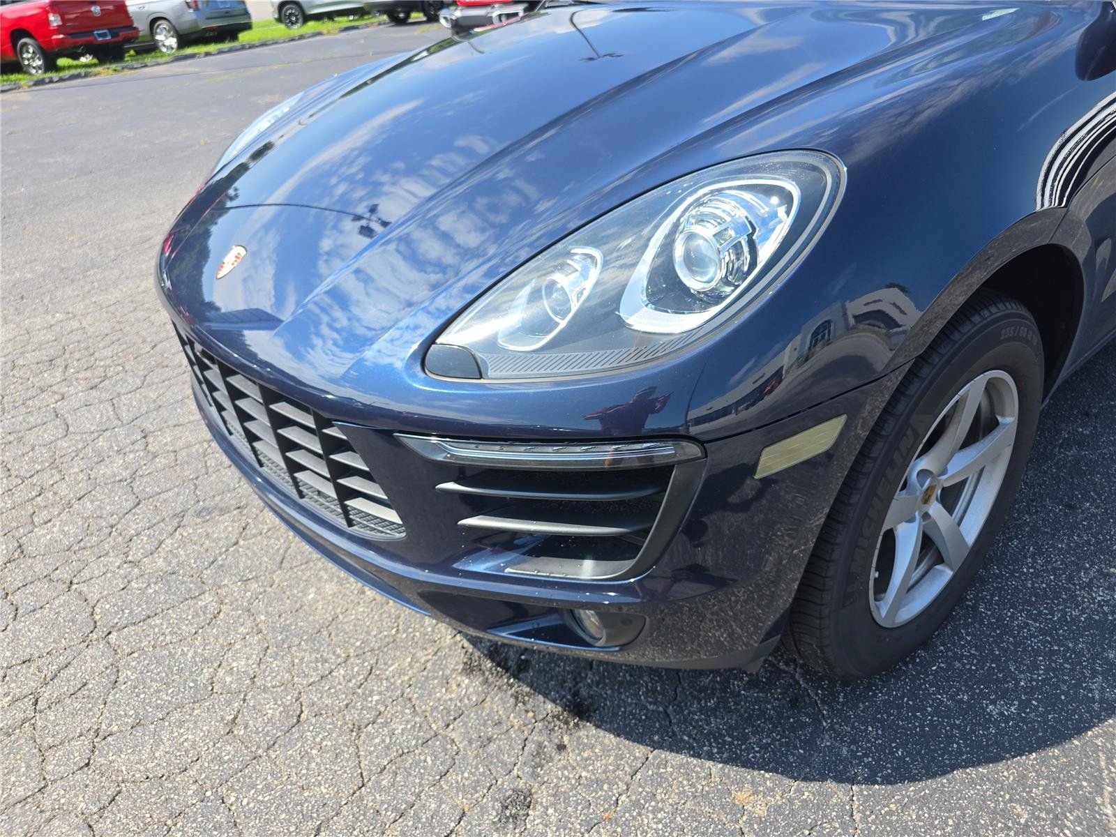 Used 2018 Porsche Macan AWD/4WD image 9