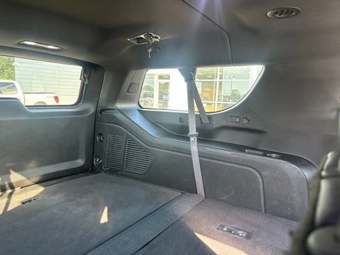 Used 2023 Chevrolet Suburban Premier AWD/4WD image 16