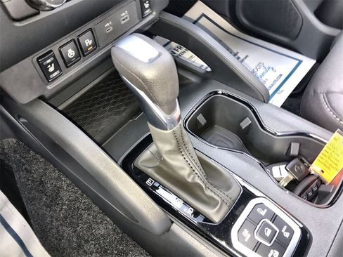 Certified 2026 Nissan Frontier SV w/ All-Weather Content Package image 19