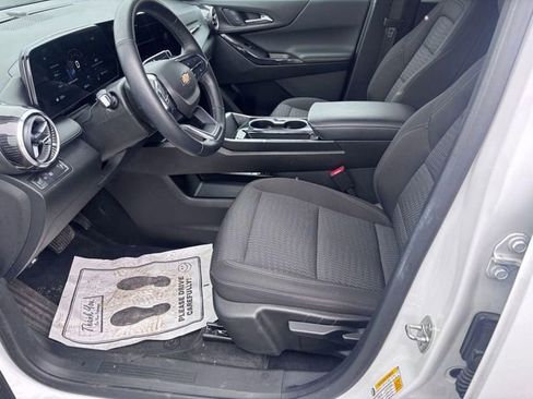 Used 2025 Chevrolet Equinox LT FWD image 10