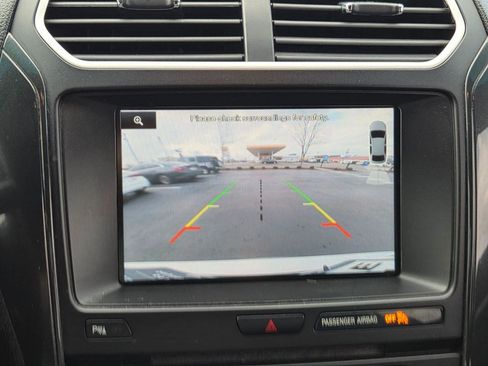 Used 2016 Ford Explorer XLT w/ Equipment Group 202A image 29