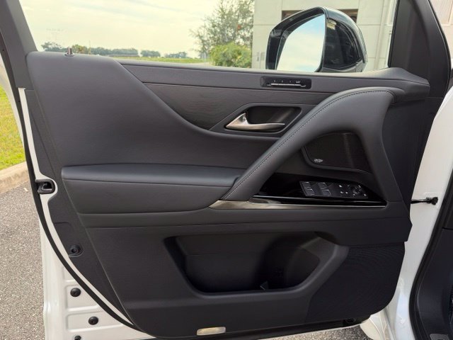 Used 2025 Lexus LX 600 4WD w/ Appearance Package image 19