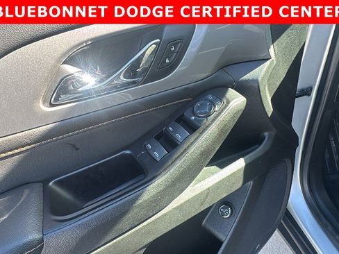 Used 2020 Chevrolet Traverse LT image 12