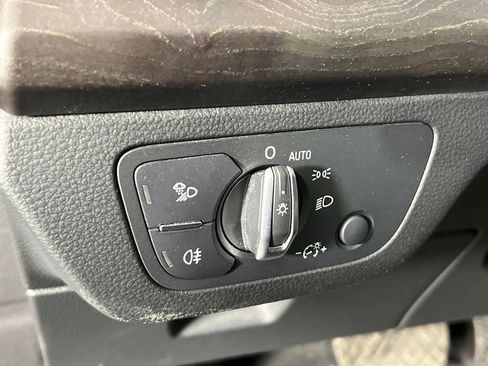 Used 2020 Audi Q5 e Premium Plus w/ Premium Plus Package image 24