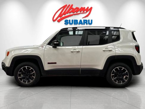 Used 2023 Jeep Renegade Trailhawk image 8