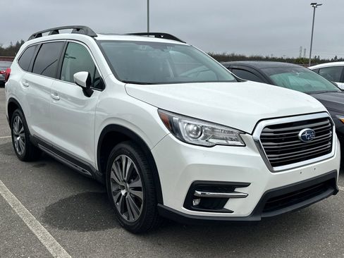 Used 2022 Subaru Ascent Limited w/ Technology Package image 2