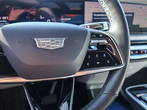 Used 2024 Cadillac Lyriq Sport image 16