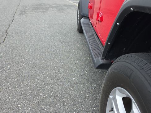 Used 2022 Jeep Wrangler Unlimited Sport AWD/4WD image 28