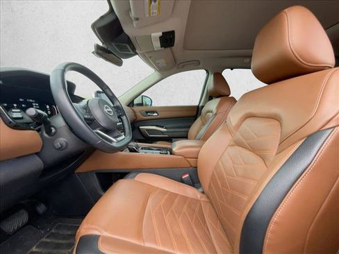 Used 2024 Nissan Pathfinder Platinum w/ Cargo Package image 15