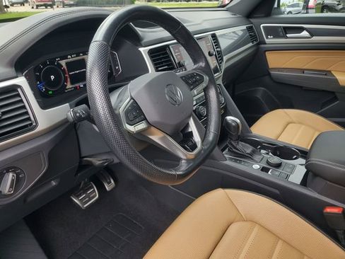 Used 2022 Volkswagen Atlas Cross Sport SEL Premium R-Line AWD/4WD image 14