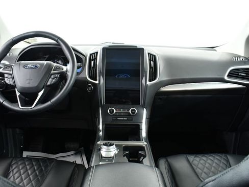 Used 2024 Ford Edge Titanium w/ Equipment Group 301A AWD/4WD image 7