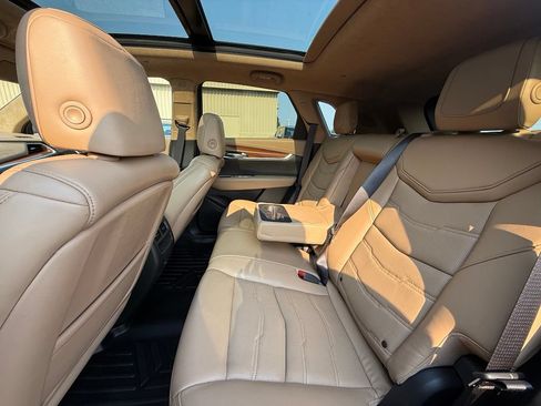 Used 2017 Cadillac XT5 Platinum AWD/4WD image 7