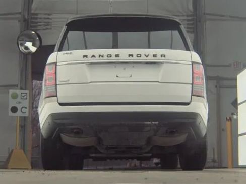 Used 2017 Land Rover Range Rover Supercharged AWD/4WD image 8