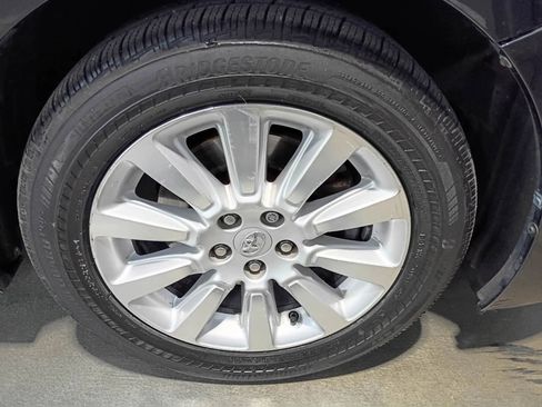 Used 2011 Toyota Sienna XLE image 40