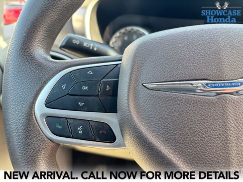 Used 2017 Chrysler Pacifica Touring Plus w/ Tire & Wheel Group image 11