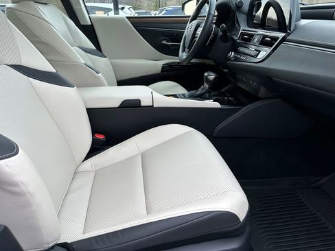 Used 2024 Lexus ES 350 w/ Premium Package image 38
