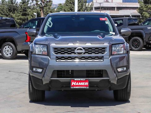 Used 2025 Nissan Frontier SV w/ SV Convenience Package RWD image 2