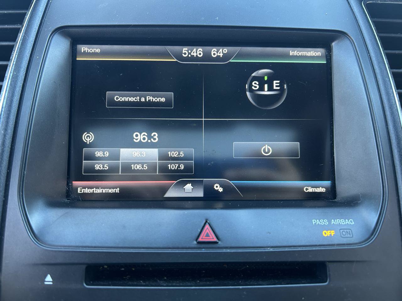 Used 2015 Ford Taurus SEL w/ Equipment Group 201A FWD image 23