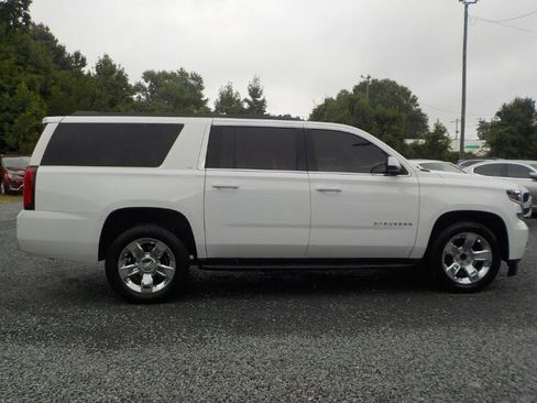 Used 2019 Chevrolet Suburban LT RWD image 6
