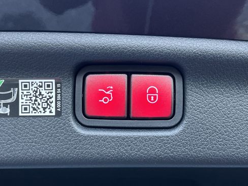 New 2026 Mercedes-Benz C 300 4MATIC Sedan image 25