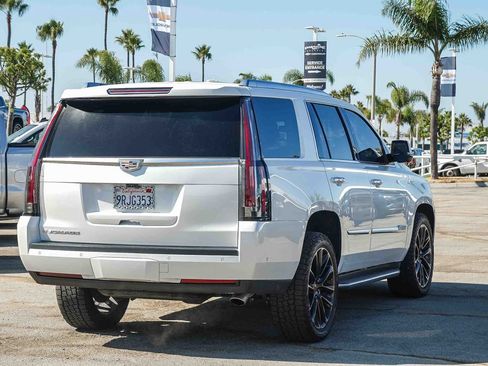 Used 2020 Cadillac Escalade Luxury AWD/4WD image 4
