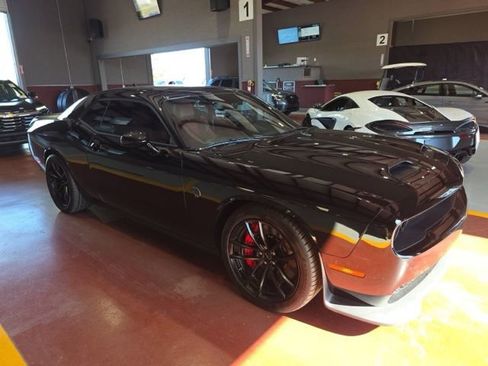 Used 2023 Dodge Challenger SRT Hellcat image 3