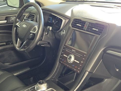 Used 2019 Ford Fusion Titanium image 5