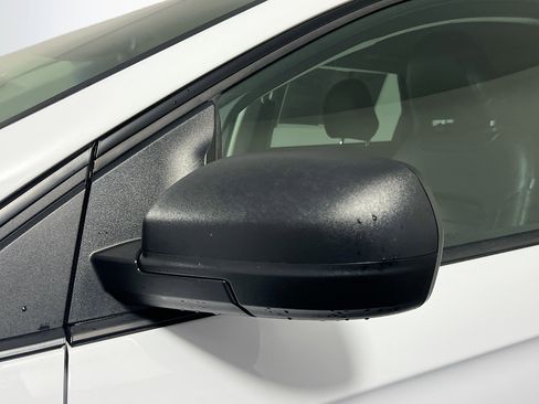 Used 2020 Ford Edge SE image 12