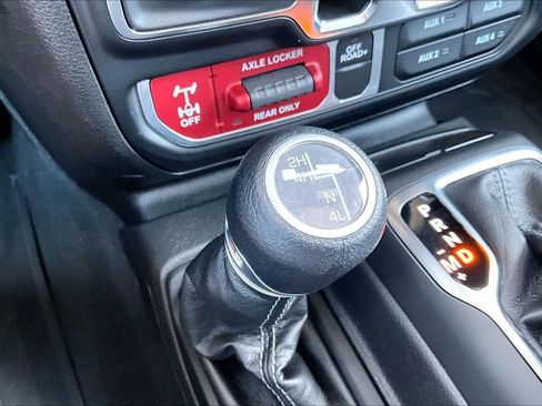 Used 2024 Jeep Wrangler Willys image 31