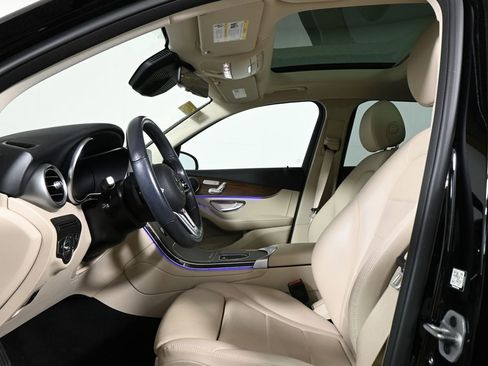 Certified 2022 Mercedes-Benz GLC 300 4MATIC image 3