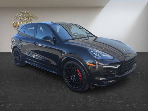 Used 2018 Porsche Cayenne GTS AWD/4WD image 1