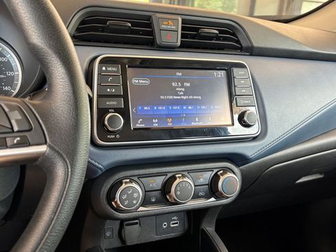 Used 2025 Nissan Versa SV FWD image 17