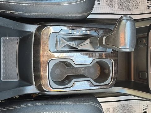 Used 2015 GMC Canyon SLT image 38