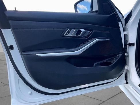 Used 2019 BMW 330i xDrive Sedan w/ Premium Package AWD/4WD image 21