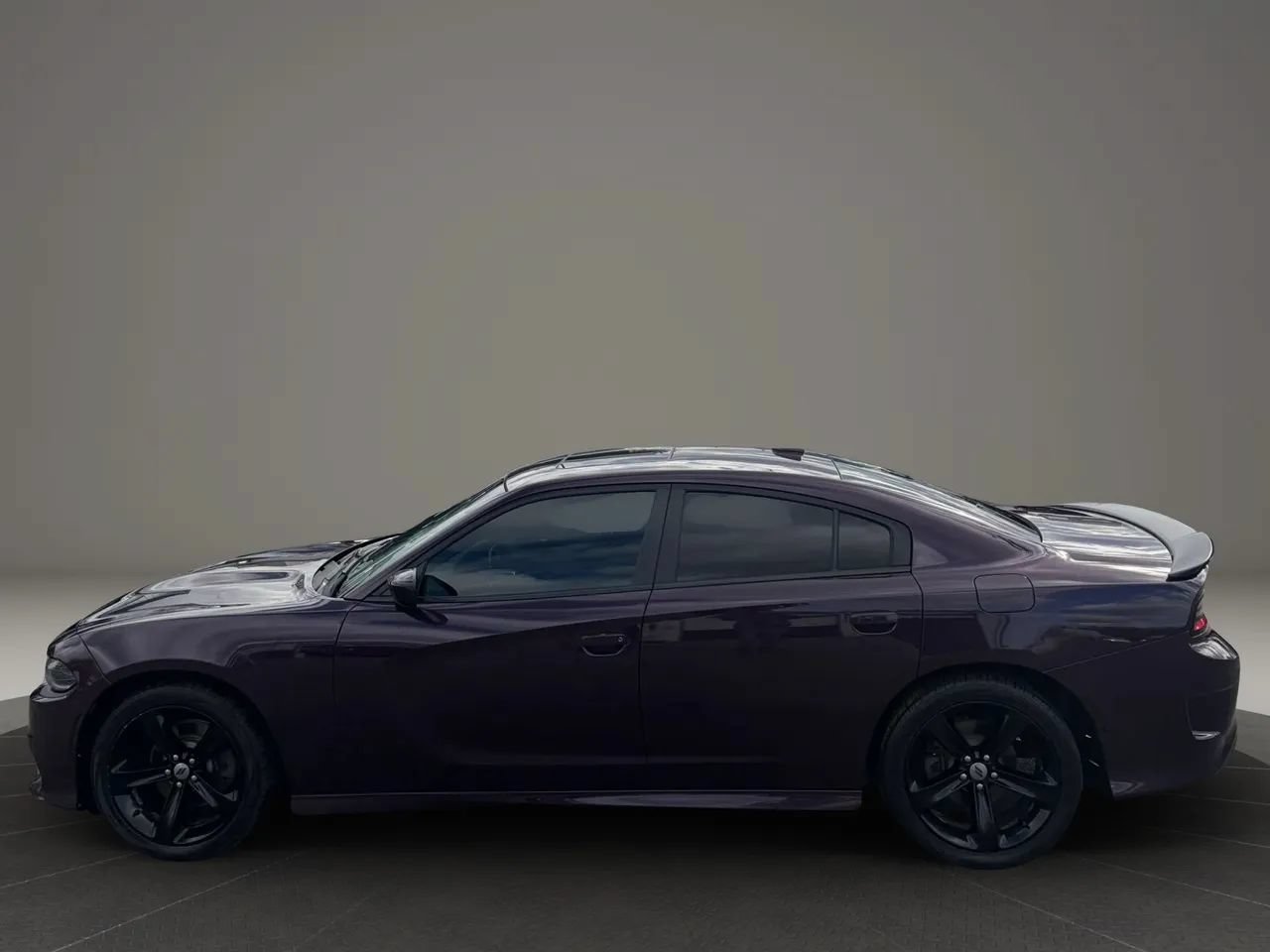 Used 2020 Dodge Charger R/T w/ Blacktop Package RWD image 2
