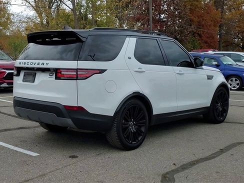 Used 2019 Land Rover Discovery HSE image 8