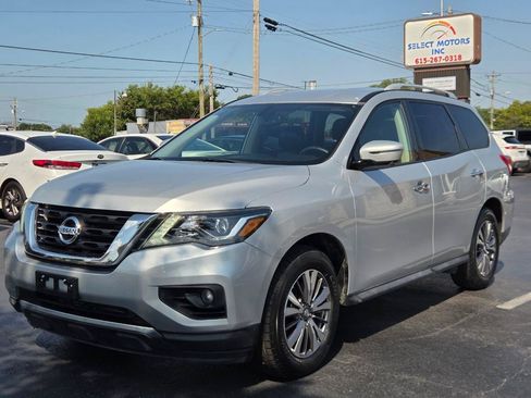 Used 2019 Nissan Pathfinder SL FWD image 2