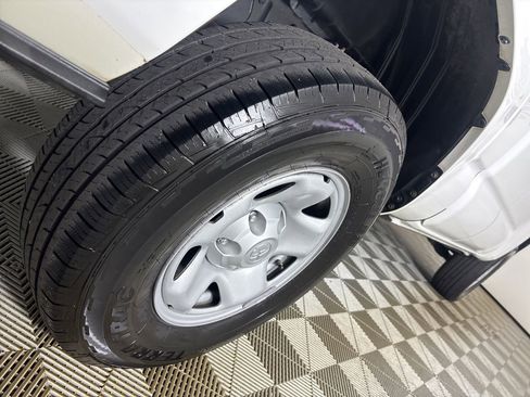 Used 2019 Toyota Tacoma SR image 27