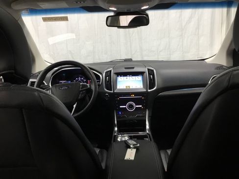 Used 2019 Ford Edge Titanium w/ Equipment Group 301A AWD/4WD image 34