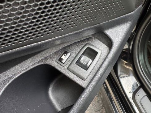 Used 2021 BMW 330e xDrive image 41