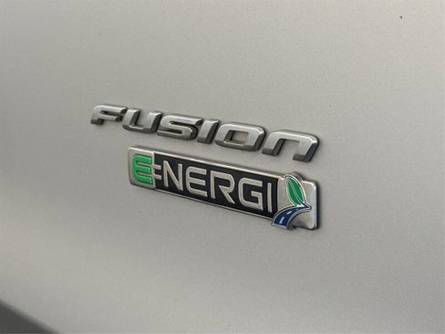 Used 2015 Ford Fusion Energi Titanium FWD image 18
