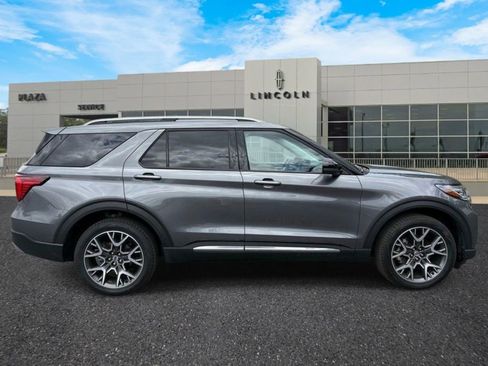 Used 2025 Ford Explorer Platinum w/ Ultimate Package AWD/4WD image 2