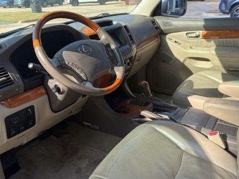 Used 2004 Lexus GX 470 image 11