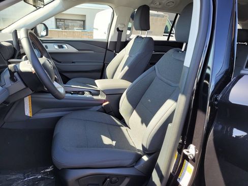 New 2026 Ford Explorer Active RWD image 10
